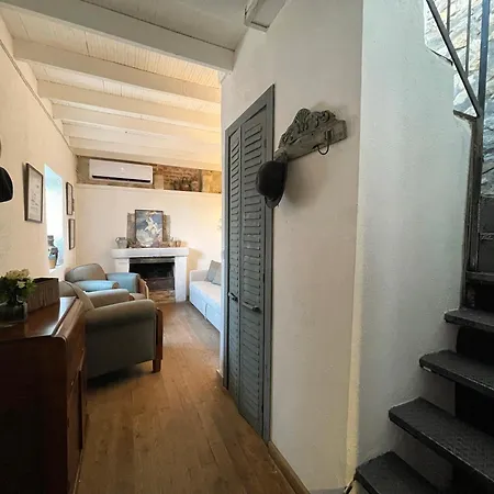 Urla Art Design Tasev Kuşçular