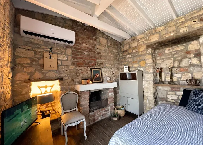 Urla Art Design Tasev *